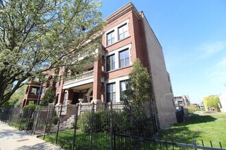 Building Photo - 5528 S Indiana Ave