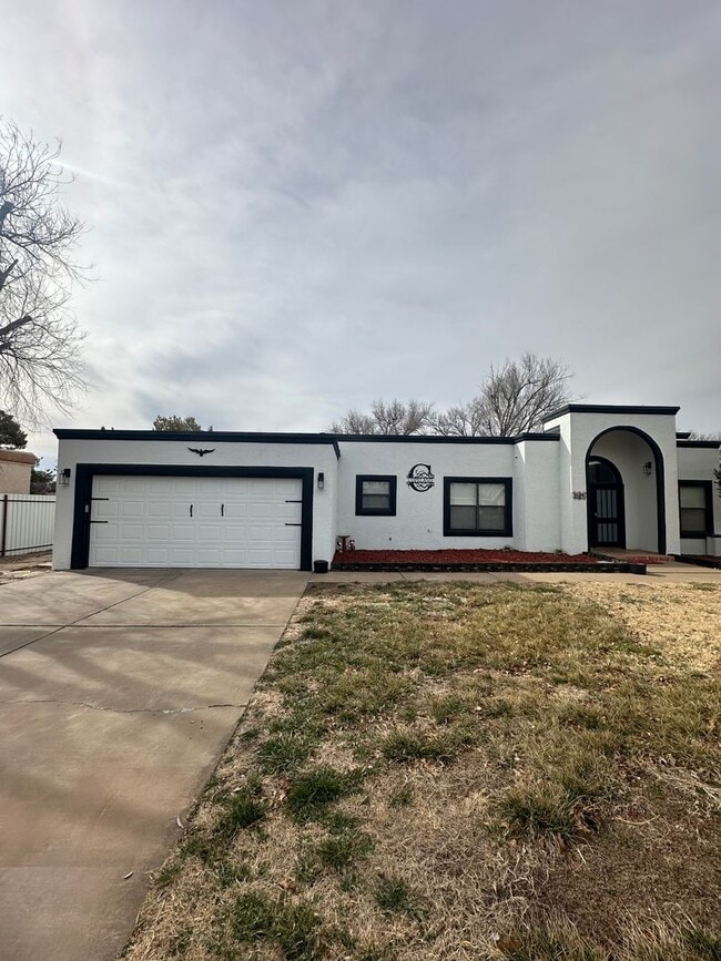 Building Photo - 321 Diamondhead Dr