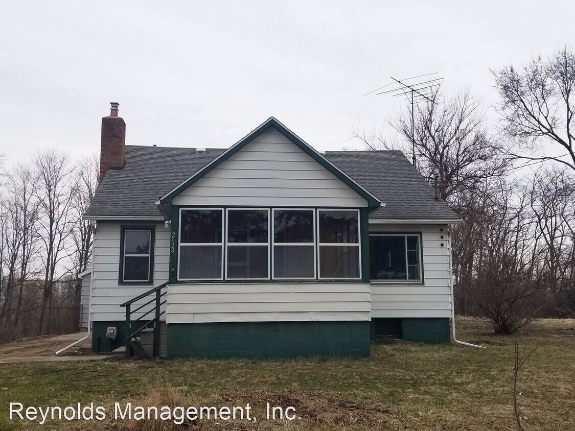 4 br, 1 bath House 2028 E South St House Rental in Jackson, MI