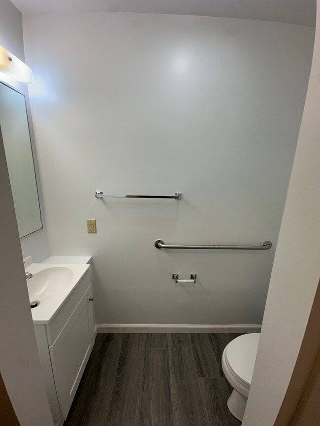 Building Photo - Blue Ridge Efficiency Apartments