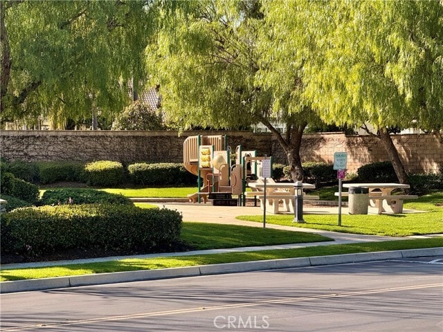 Building Photo - 9595 Shadowgrove Dr