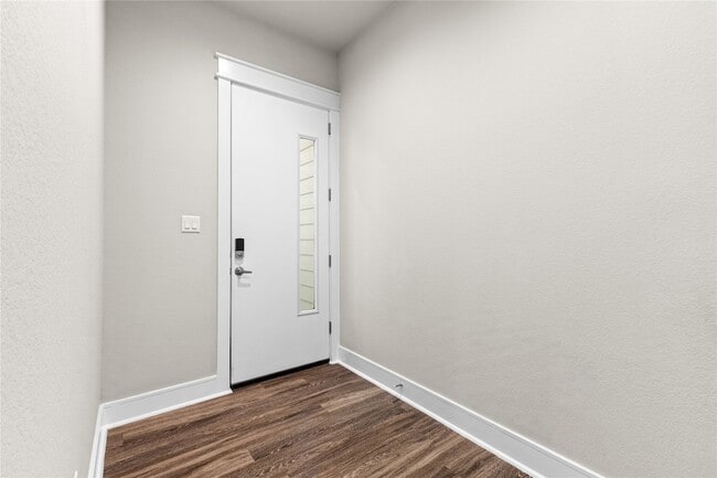 Building Photo - 2511 Des Chaumes St