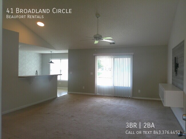 Foto del edificio - 41 Broadland Cir