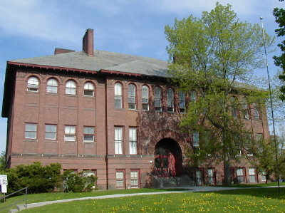 817 Frente del edificio - Champlain School Apartments