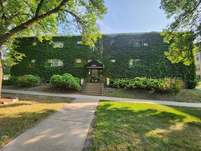 Foto del edificio - 2294 Marshall Ave
