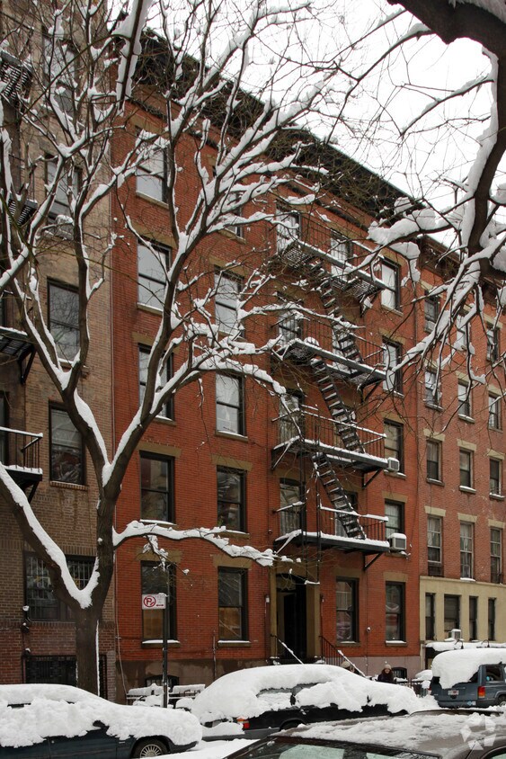 Edificio - 416 E 9th St