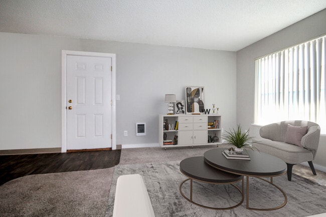 Building Photo - Echo Glen Apartments