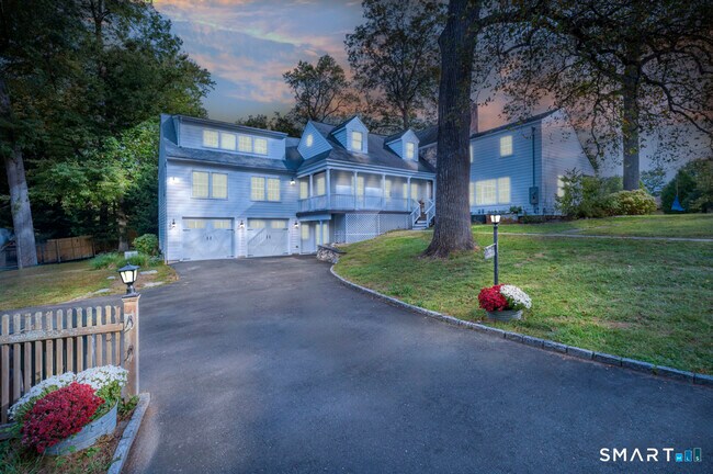 Foto del edificio - 64 Sanford Ln