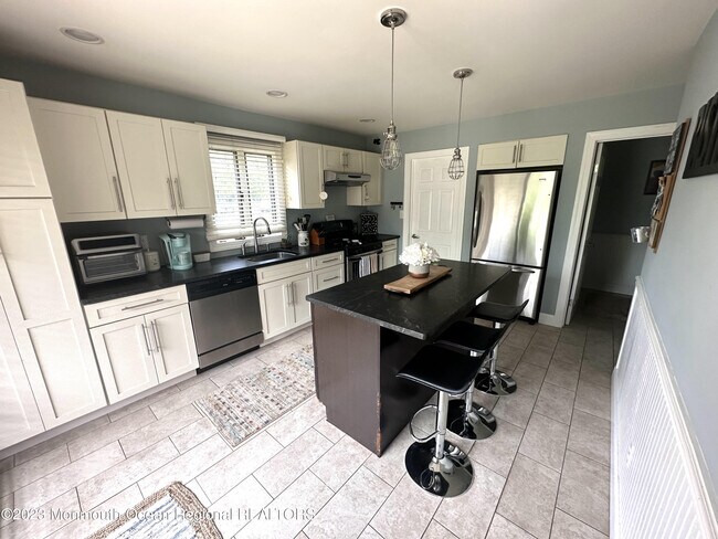 Building Photo - 16 Provident Ct