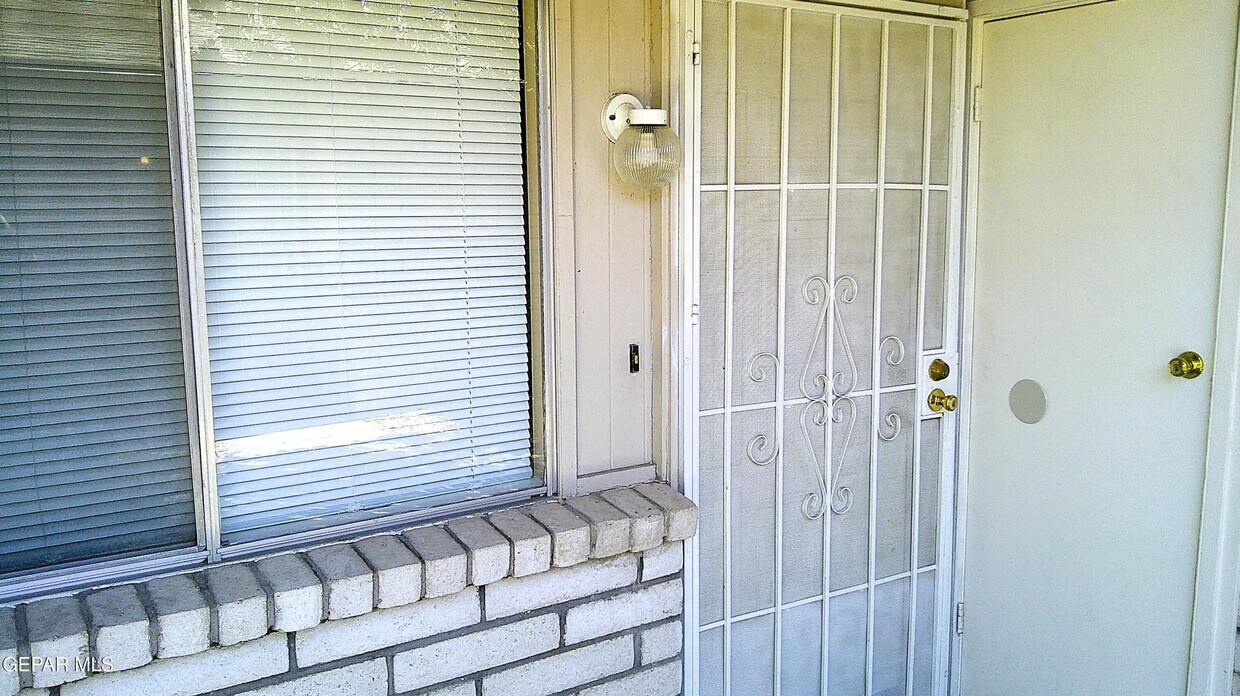 Foto principal - 3022 E Glen Dr