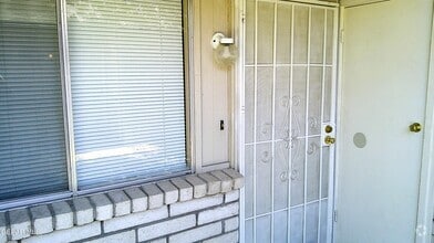Building Photo - 3022 E Glen Dr
