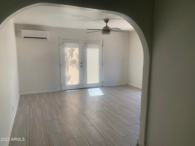 Foto del edificio - 234 N Center St