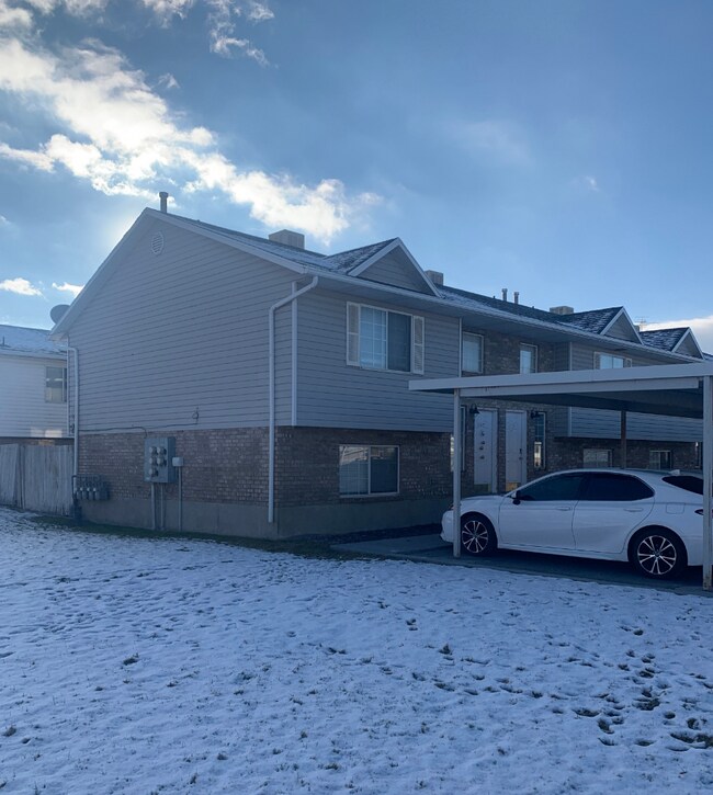 Building Photo - 1703 W 680 N