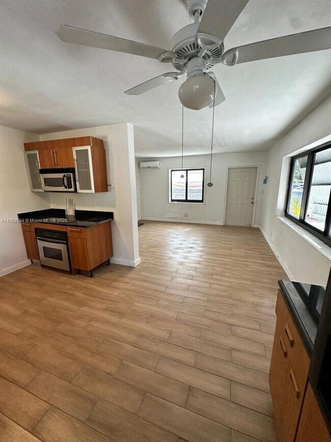 Foto del edificio - 630 NW 14th Way