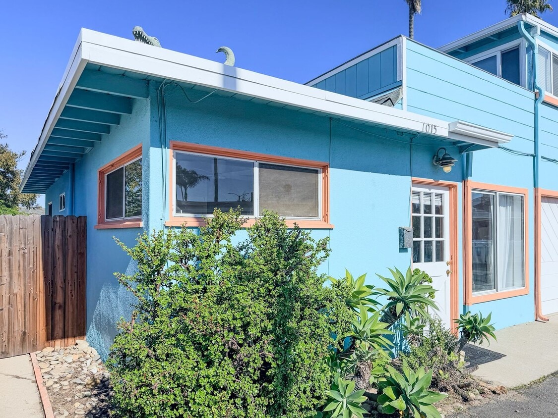 Primary Photo - 1015 Bath Ln