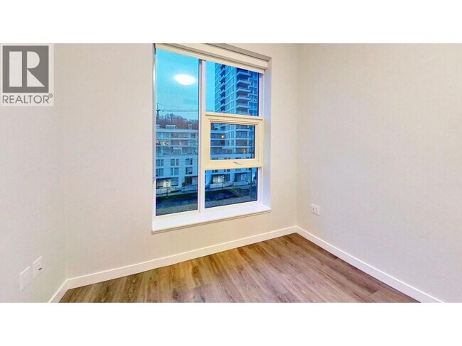 Photo du bâtiment - 3430 E Kent Avenue S