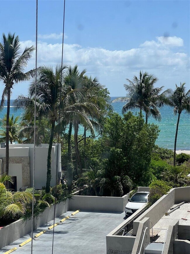Building Photo - 6767 Collins Ave