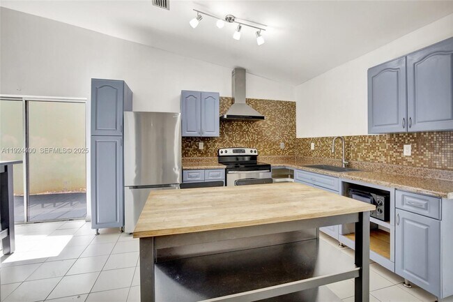 Foto del edificio - 9862 SW 145th Pl