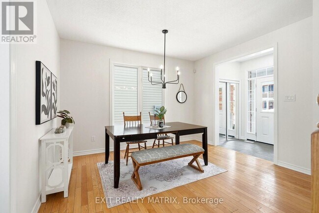 Photo du bâtiment - 194 Flowing Creek Cir