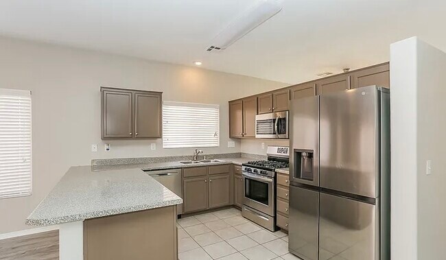 Foto del edificio - 6233 Highland Gardens Dr
