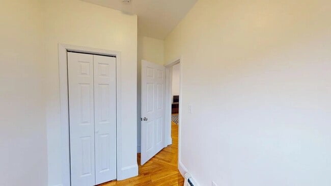 Building Photo - 21 Rossmore St