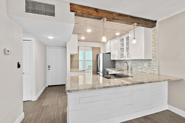 Building Photo - Gorgeous Riverfront Complex