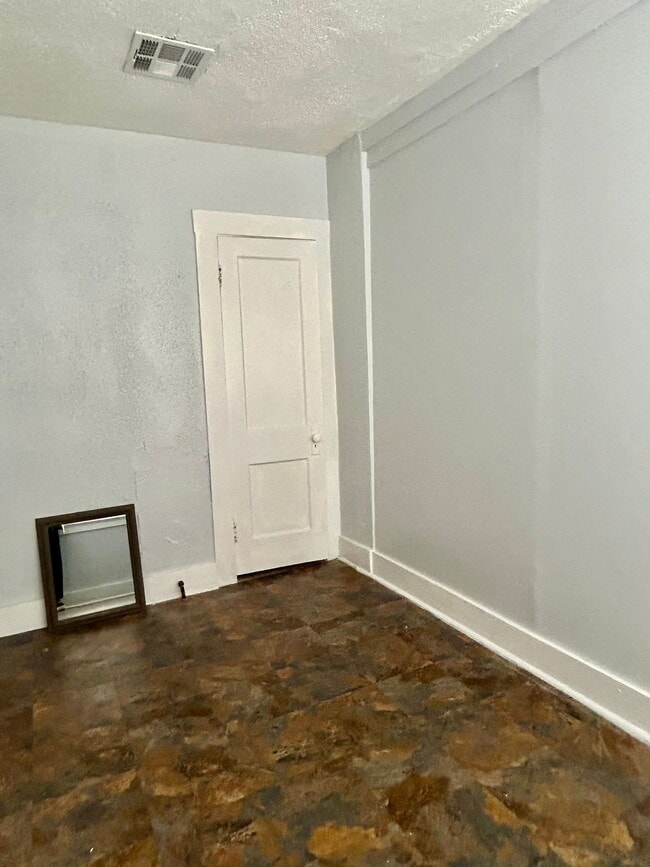 Foto del edificio - 2817 Nashville Ave