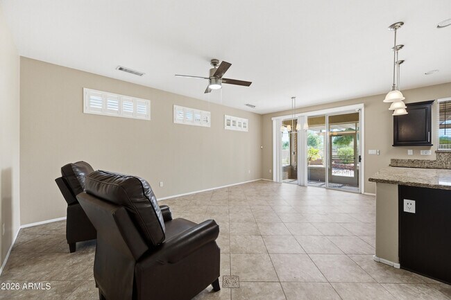 Foto del edificio - 16361 W Willow Creek Ln