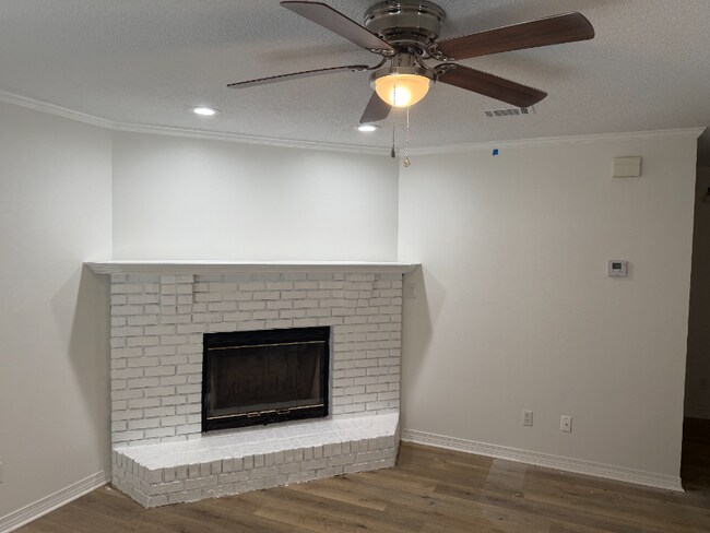 Foto del edificio - 3336 Colonial Oaks Dr