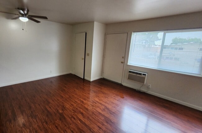 Building Photo - 4061 Park Center Ln