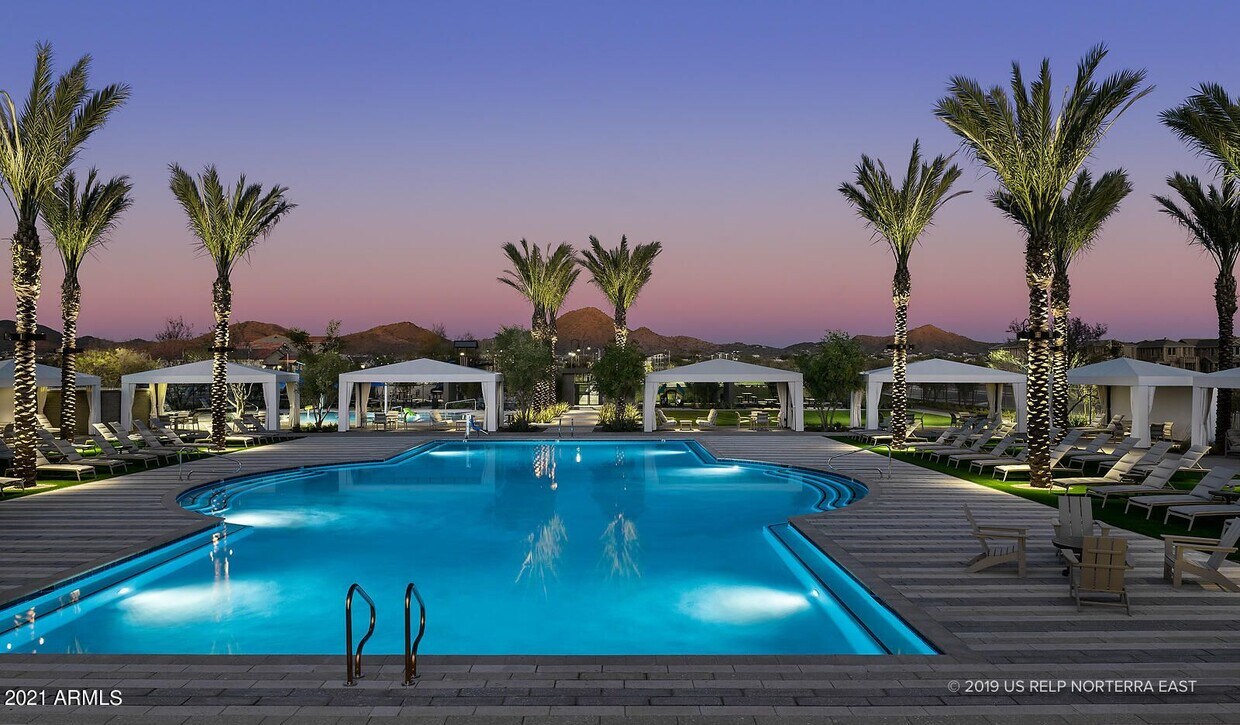Resort style pool w. Cabanas - 1988 W Kinfield Trl