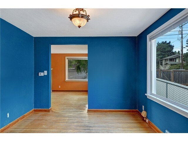 Building Photo - 1405 N Northgate Way