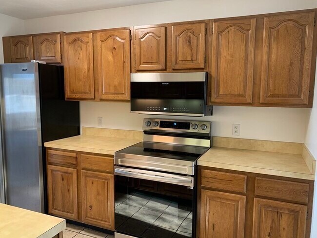 Foto del edificio - 112 Beacon Park Rd