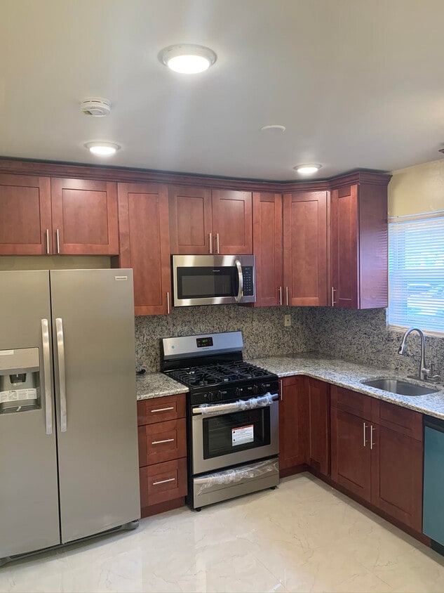 428 Halsted St, East Orange, NJ 07018 Townhome Rentals in East Orange