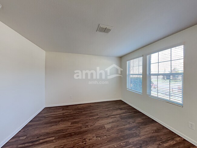 Building Photo - 915 Silver Sage Drive