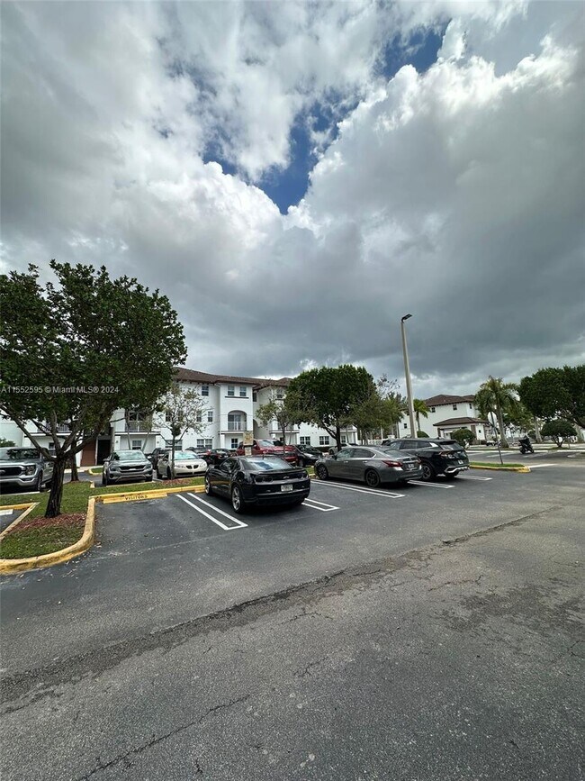 Foto del edificio - 8930 NW 97th Ave