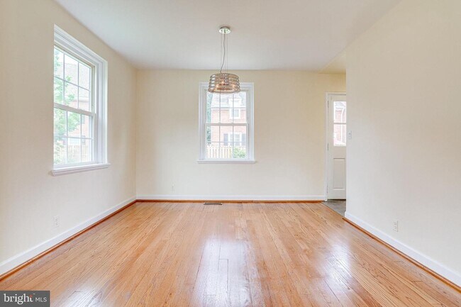 Building Photo - 3405 S Stafford St