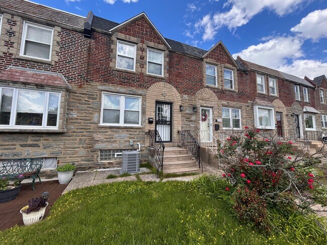 Foto del edificio - 8033 Williams Ave