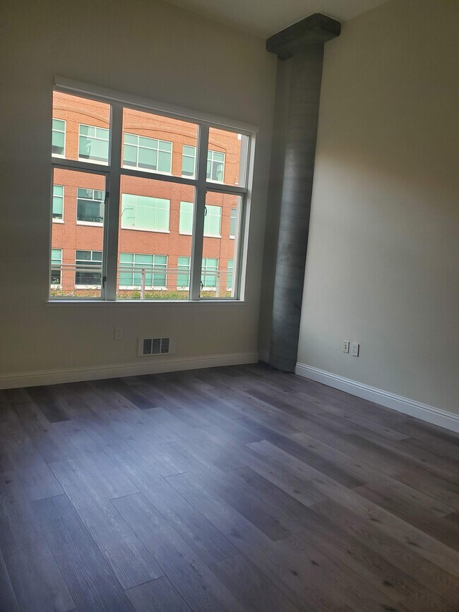 Foto del edificio - 5855 Horton St