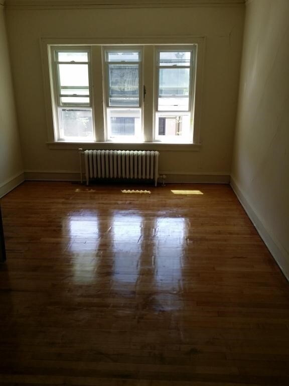Interior Photo - 928-936 W Meinecke Ave