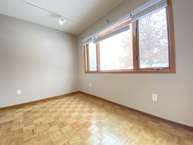 Building Photo - 1833 34th St NW