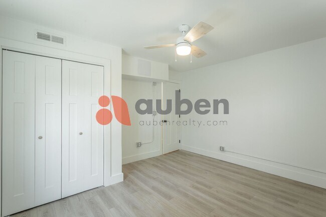 Foto del edificio - 1813 E 4th St