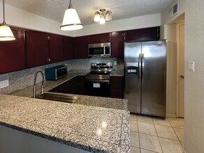 Building Photo - 13014 Leader St