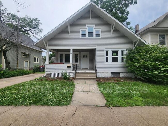 Building Photo - 711 N 30th St