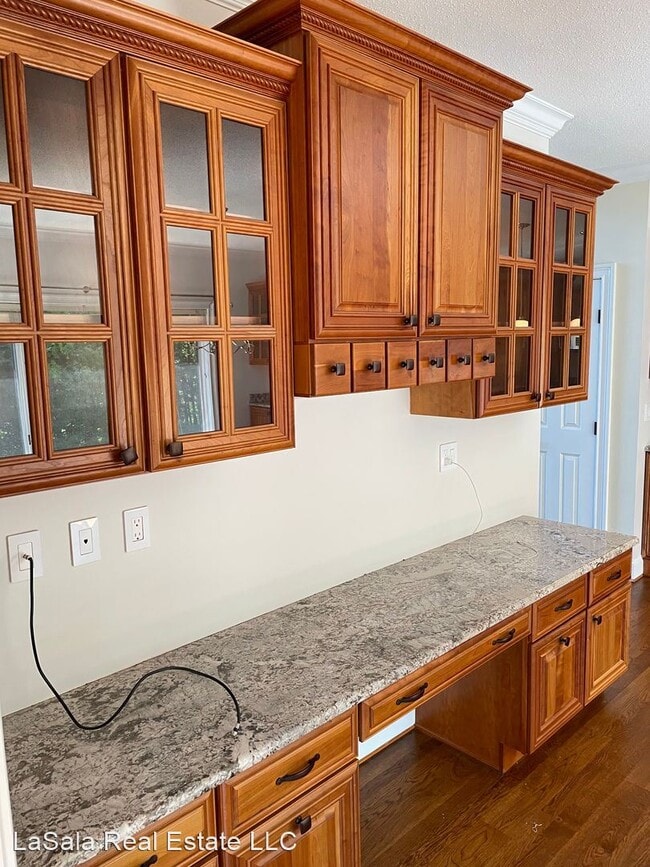 Building Photo - 5 br, 4.5 bath House - 34 Hunting Ridge Drive