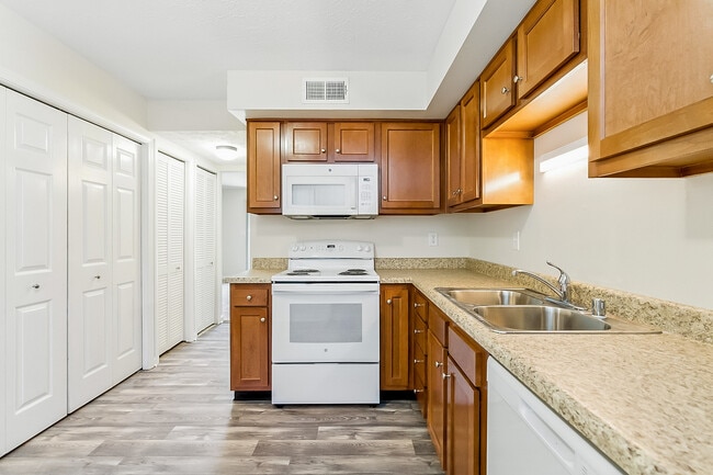 Cenador - Cocina - Partridge Meadows Apartments