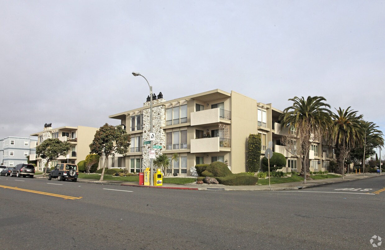 1825 Shoreline Dr, Alameda, CA 94501 Apartments in Alameda, CA