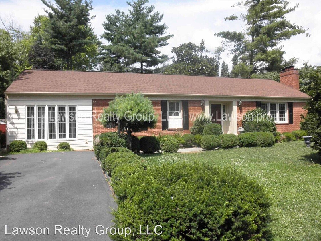 Primary Photo - 3 br, 3 bath House - 423 Highfield Rd
