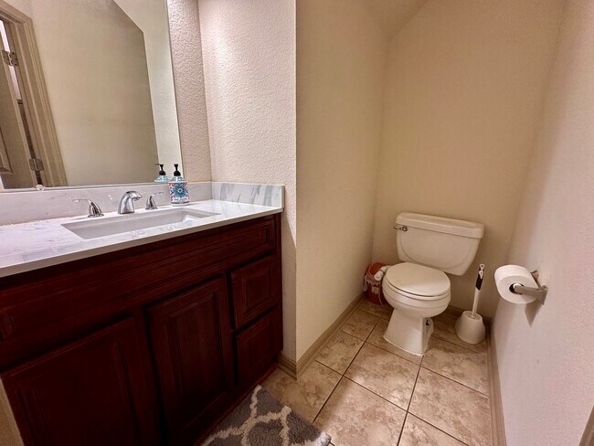 Foto del edificio - 20632 Farm Pond Ln