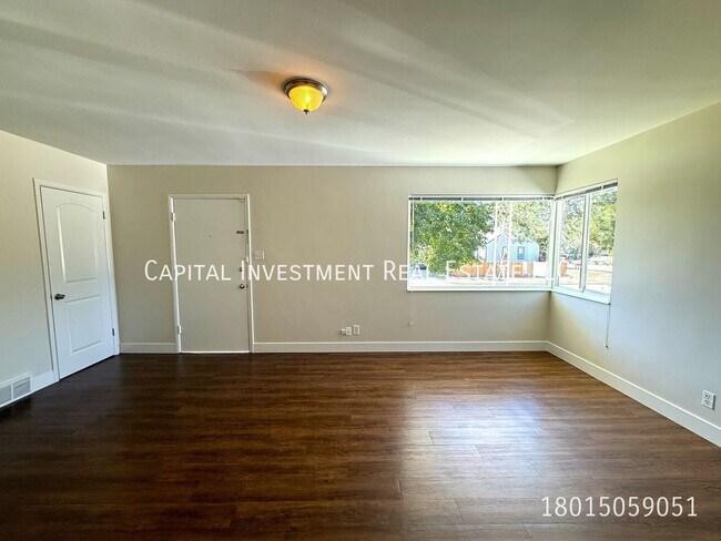 Foto del edificio - 561 Wilson Ave S